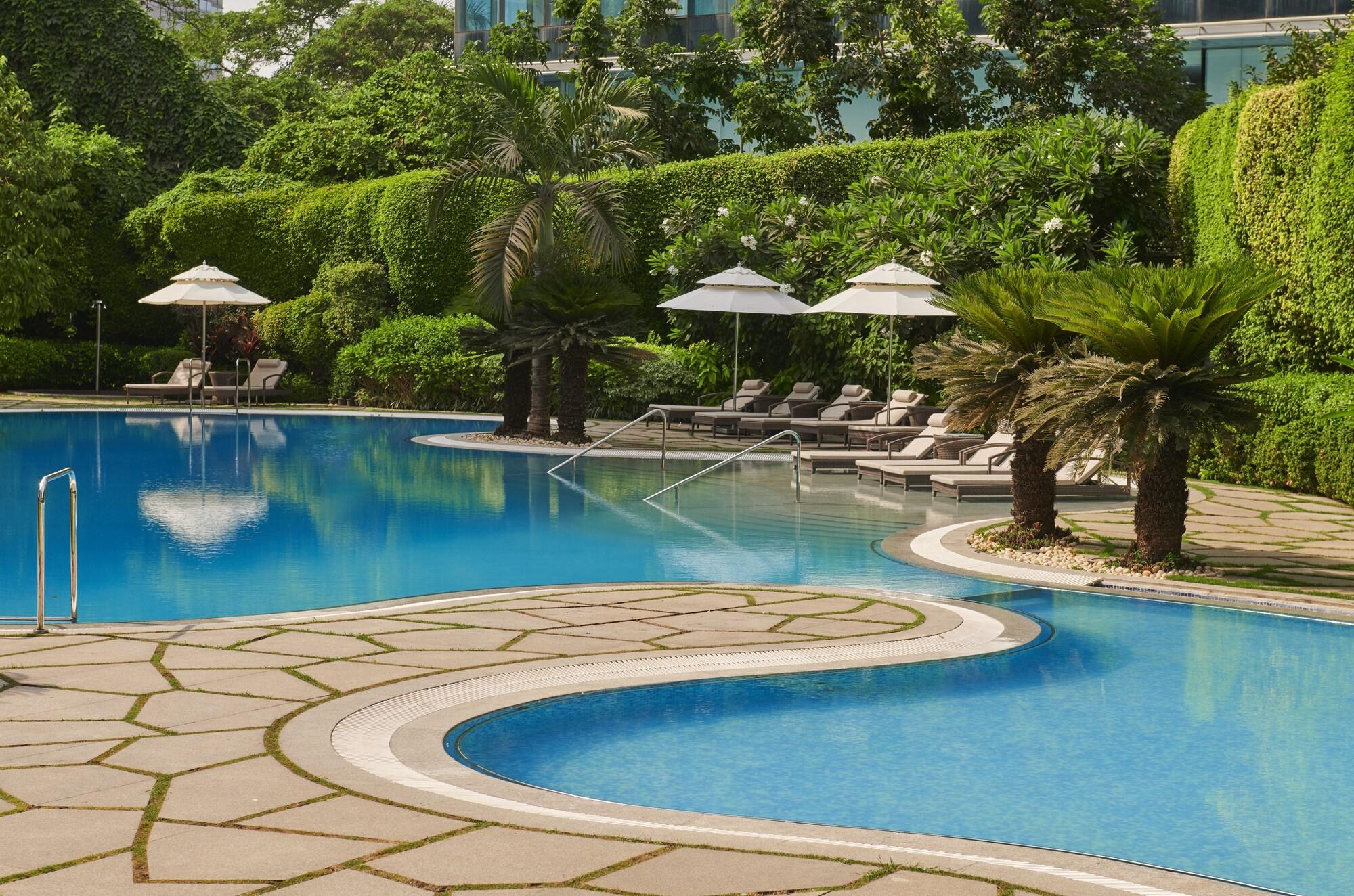 Hyatt Regency Mumbai International Airport Hotel Luaran gambar The swimming pool at the hotel