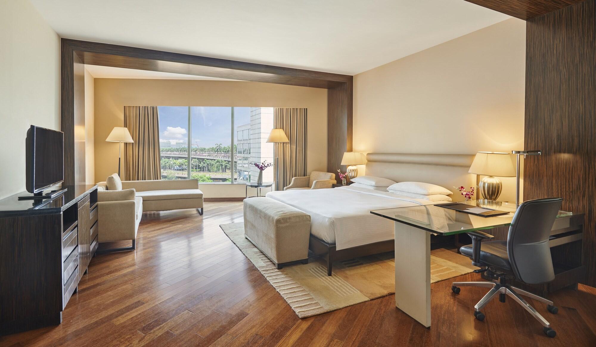 Hyatt Regency Mumbai International Airport Hotel Luaran gambar A room at the hotel