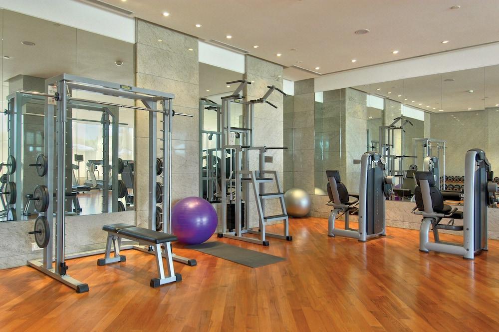 Hyatt Regency Mumbai International Airport Hotel Luaran gambar A gym at a hotel