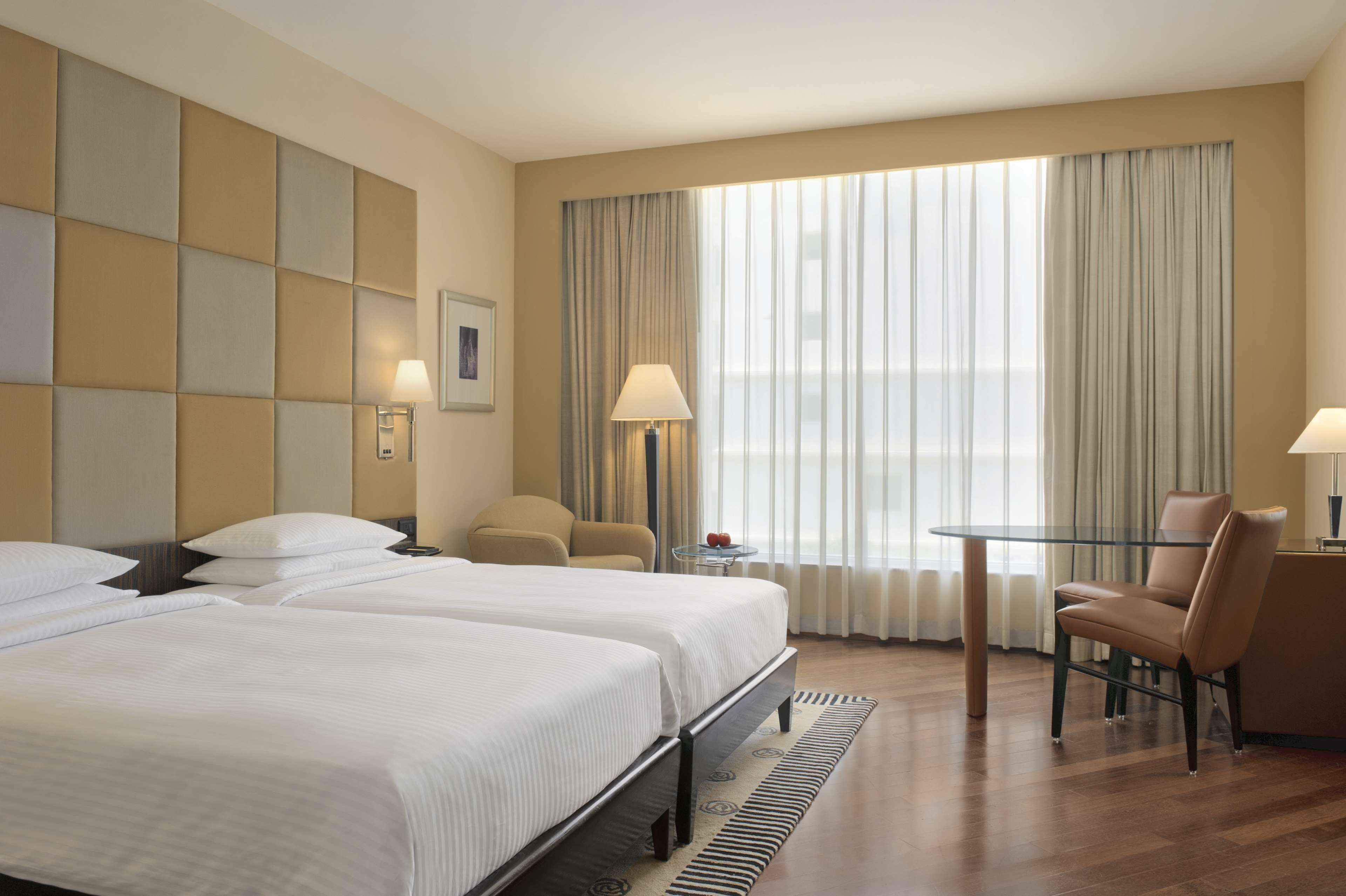 Hyatt Regency Mumbai International Airport Hotel Luaran gambar A room at the hotel