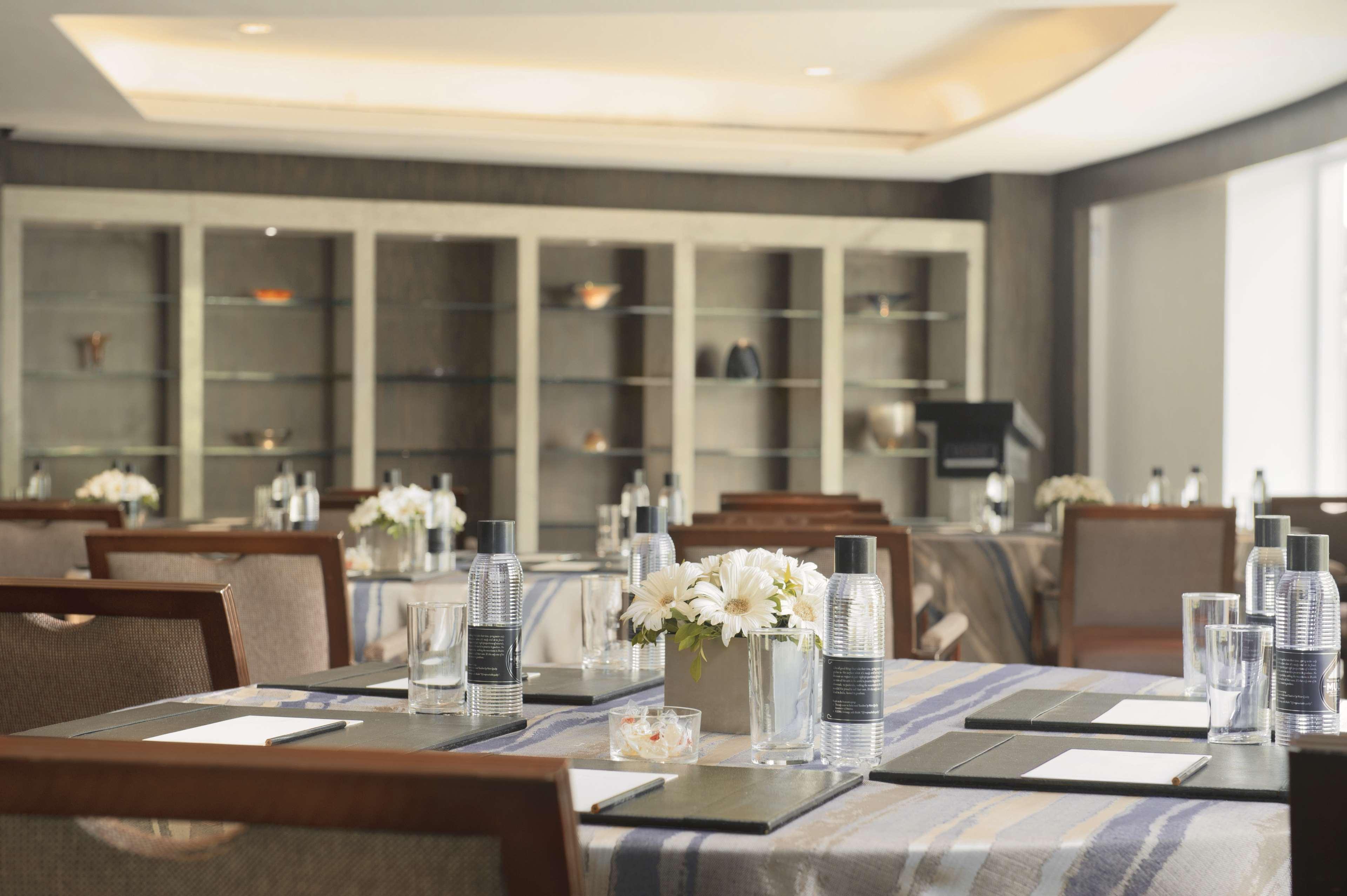 Hyatt Regency Mumbai International Airport Hotel Luaran gambar Meeting room
