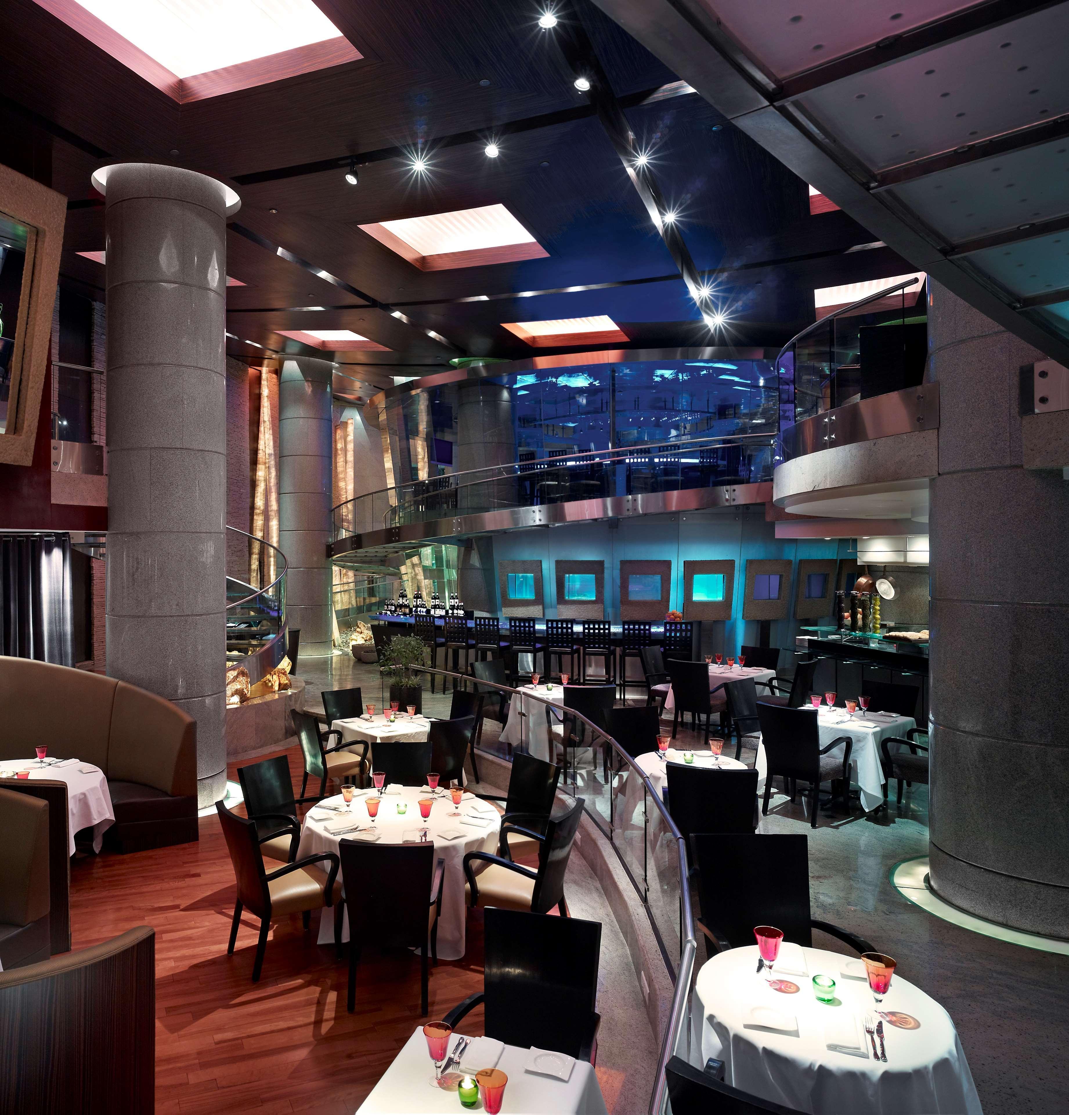 Hyatt Regency Mumbai International Airport Hotel Luaran gambar The interior of the restaurant
