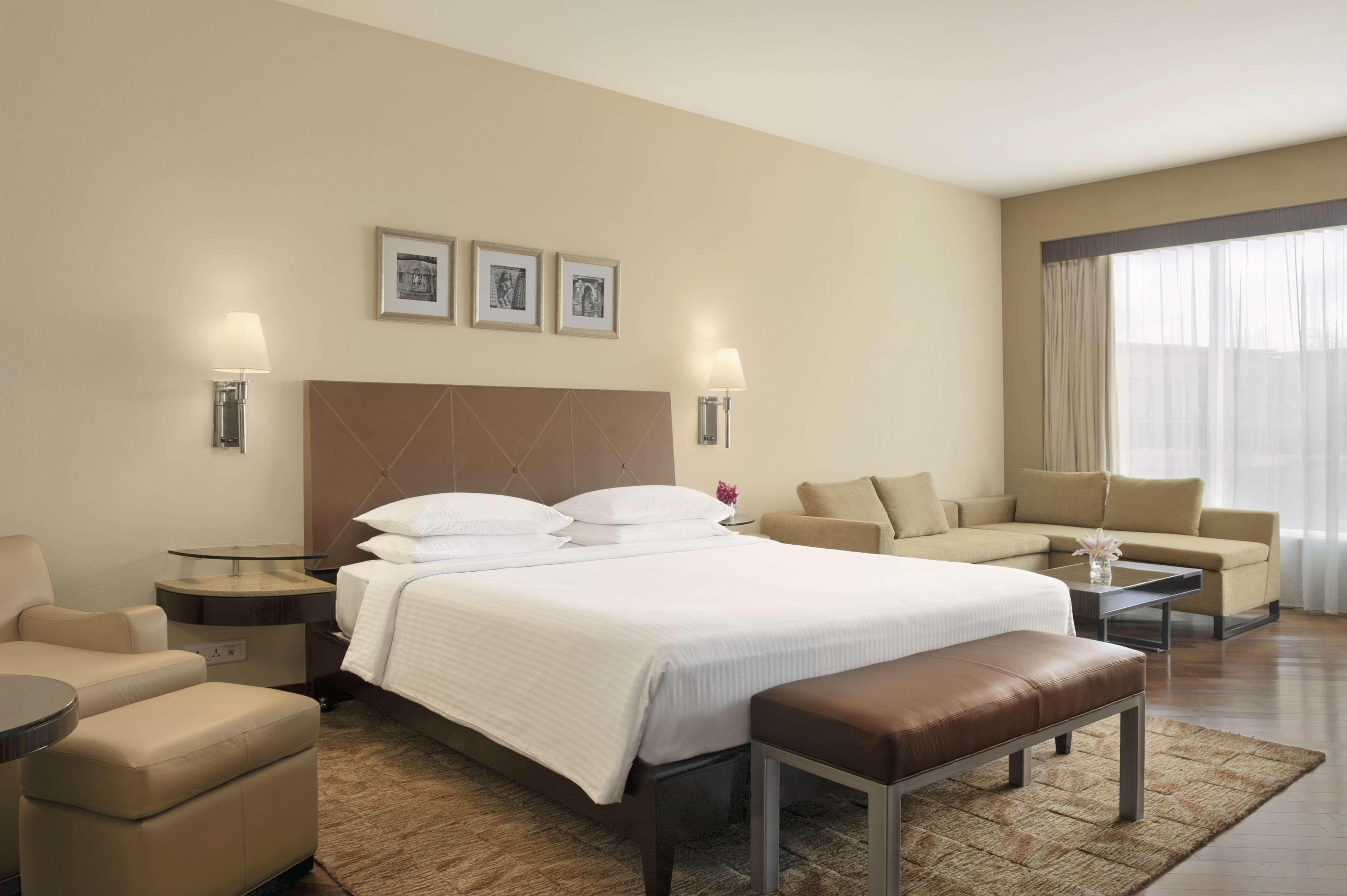 Hyatt Regency Mumbai International Airport Hotel Luaran gambar A room at the hotel
