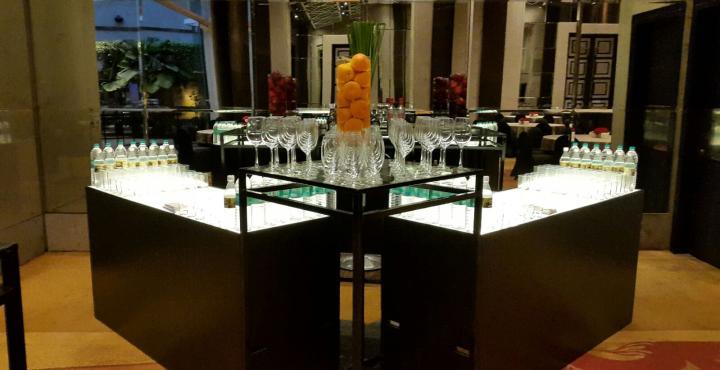Hyatt Regency Mumbai International Airport Hotel Luaran gambar The bar at the lobby